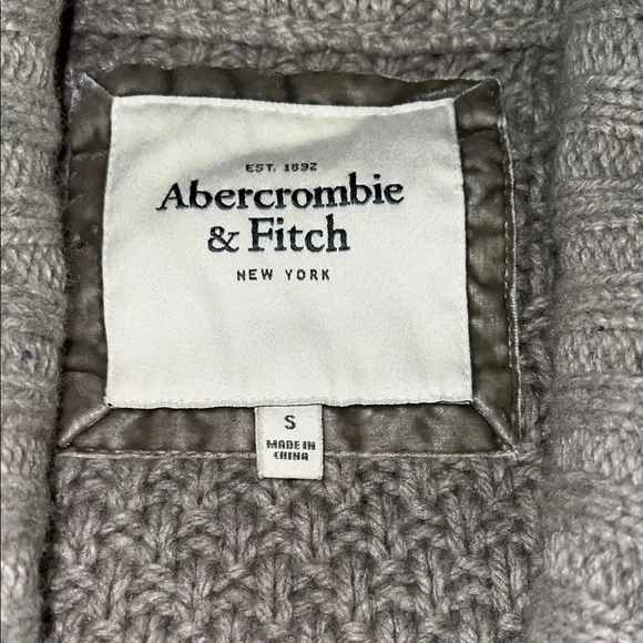 Abercrombie & Fitch Charcoal Knit Vest size Small - Picture 2 of 7
